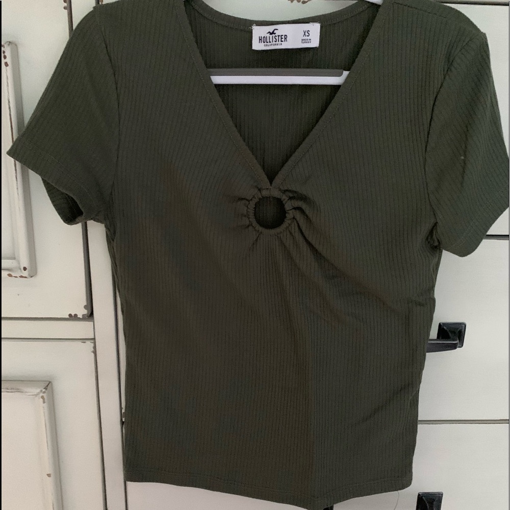 Hollister keyhole top